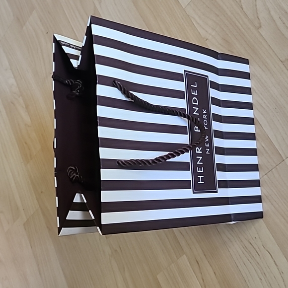 Small Henri Bendel New York Paper Bags Gift Bag - Picture 3 of 3